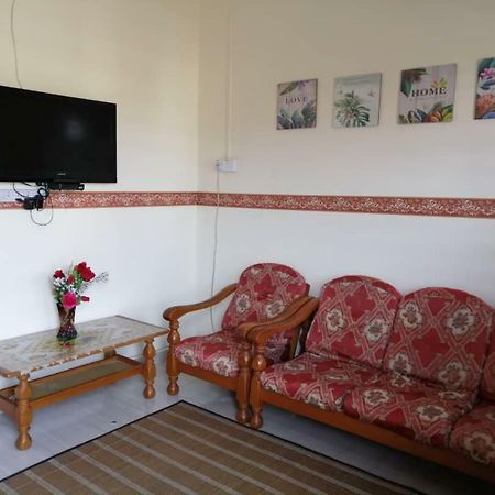 Homestay Ibu Pekan Exterior photo