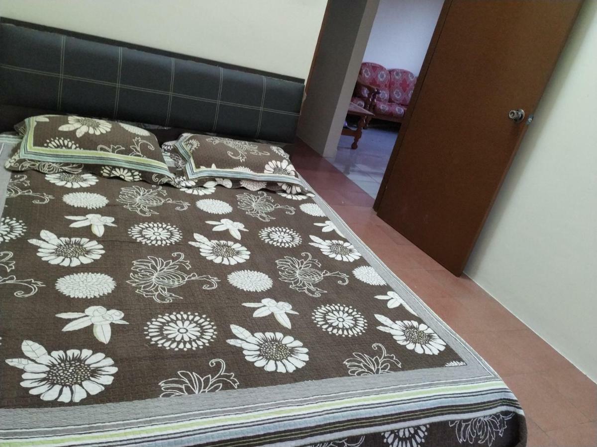 Homestay Ibu Pekan Exterior photo