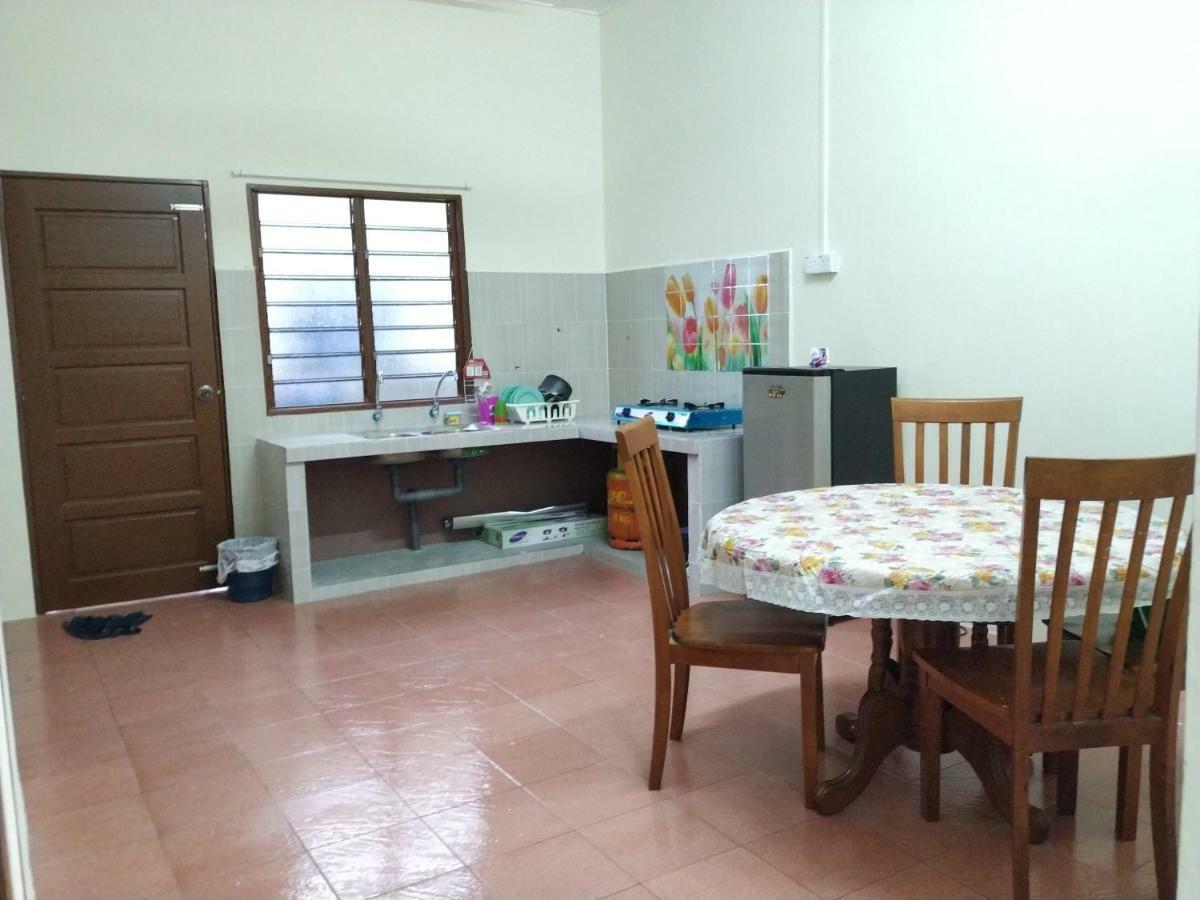 Homestay Ibu Pekan Exterior photo